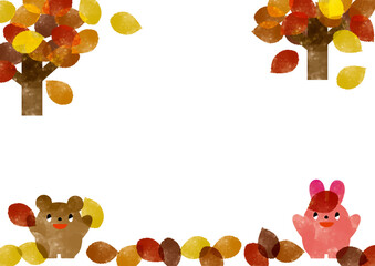 水彩風の落ち葉で遊ぶくまとうさぎのフレーム_横