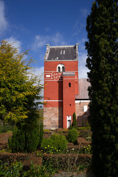 &Atilde;lum Kirke