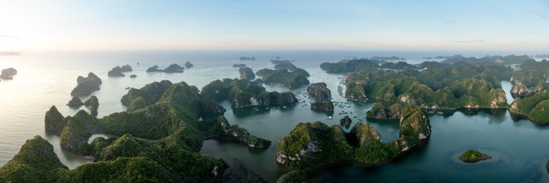 Lan Ha Bay Ha Long Vietnam