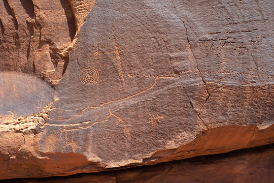 Intestine Man Petroglyphs