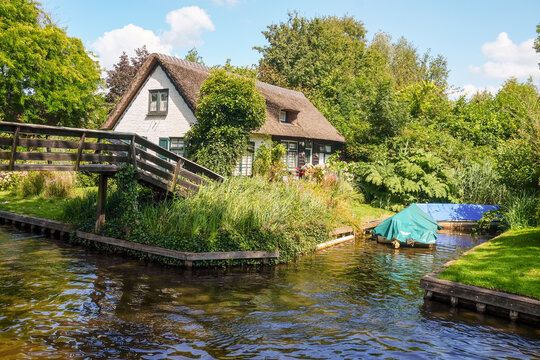 Giethoorn village , Netherlands 
