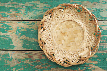 Wooden wicker plate