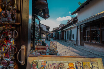 Fototapeta premium Bascarsija market in central sarajevo, in a beautiful afternoon light, with narrow streets with homemade arts and crafts.