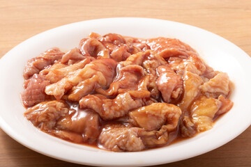 鶏皮（生　味付）