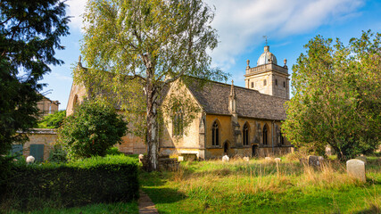 Fototapeta premium Saint Lawrence church in Bourton on the water