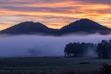 Mglisty poranek w górach - Rudawy Janowickie, Krzyżna Góra i Sokolik © krzys ser