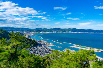 鍾秀峰（鷲羽山）山頂から見る児島の町並み