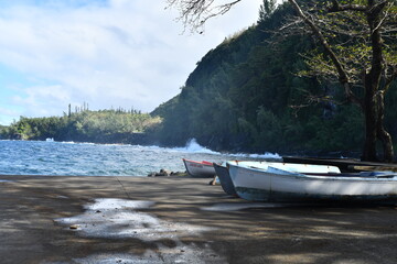 barques au bord de l'océan