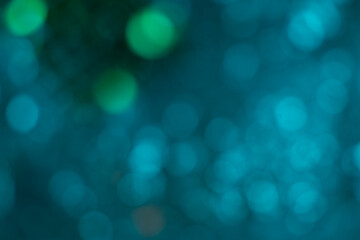 ressource graphique pour moment de fêtes autour du bleu et quelques billes bien vertes, idéal fond d'image, arrière plan, vert pétant, billes de bokeh bien distinctes