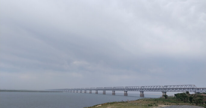 Digha&ndash;Sonpur or J.P. Setu is a rail-cum-road steel truss bridge across river Ganga, connecting Digha Ghat in Patna and Pahleja Ghat in Sonpur, Saran district in the Indian state of Bihar, India.