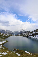 Fototapeta premium Mountain landscape on a hiking trail from Grindelwald to Bachalpsee, Switzerland