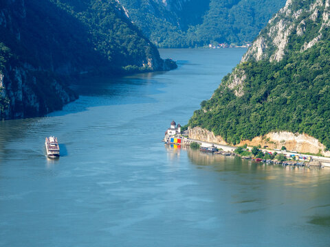 Mraconia Gulf on Danube river