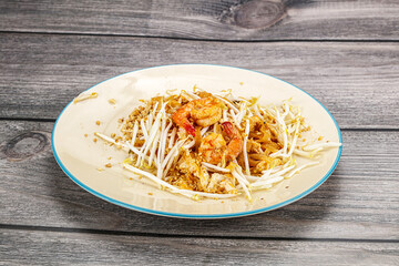 Pad thai - noodle with shrimps