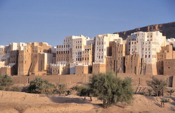 View at the old city of Shibam, Yemen.Shibam is a town in Yemen, in the Governorate of Hadhramaut. Known for its mudbrick high-rise buildings, it is referred to as the "Manhattan of the Desert".