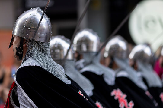 D&iacute;a de la Comunidad Valenciana. Procesiones de moros y cristianos.