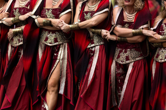 D&iacute;a de la Comunidad Valenciana. Procesiones de moros y cristianos.