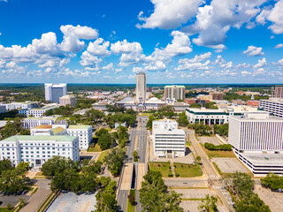 The Florida State Capitol Building and The Florida Historic Capitol Museum and skyline in Tallahassee, FL.