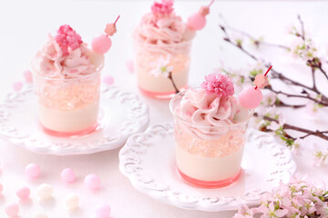 春のお花見スイーツさくらのヴェリーヌ　さくらのグラスデザート　