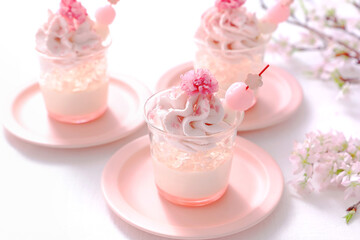 春のお花見スイーツさくらのヴェリーヌ　さくらのグラスデザート　