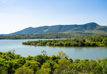 Obraz premium lake and mountains