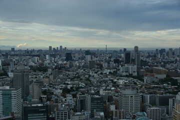 都市風景　高層ビルから眺める東京のビル群