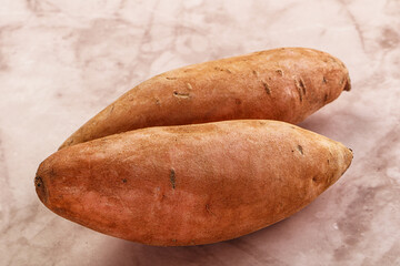Raw batat root for baked