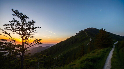 Obraz premium sunset in the mountains