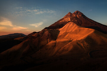 Naklejka premium 赤(豊後)富士