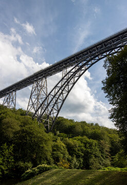 Blick auf M&uuml;ngstener Br&uuml;cke bei Solingen