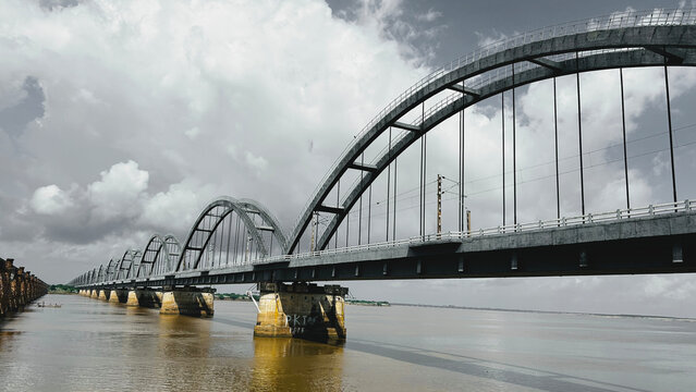 India's fourth longest road-cum-rail bridge, Godavari Arch Bridge, rajahmundry india.