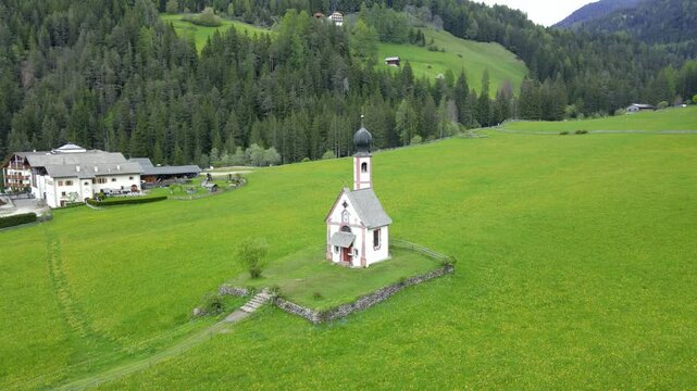 Saint Magdalena is a picturesque village located in the Dolomites, a mountain range in northeastern Italy.	
