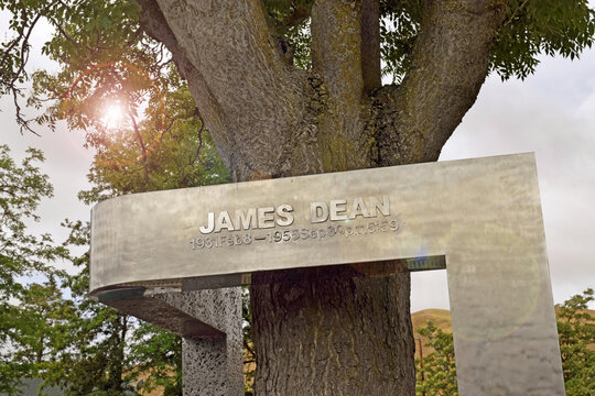 The film star James Dean Memorial in Cholame, California. .Dean&rsquo;s car accident in 1955 at the intersection of Highways 41 and 46 in San Luis Obispo County marked the end to a promising movie career. 