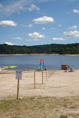 La plage nautique du barrage de Lavalette dans le département de la Haute-Loire