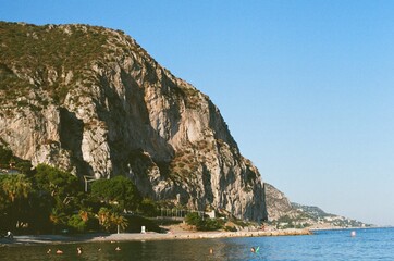 Fototapeta premium Beach in South France with mountain