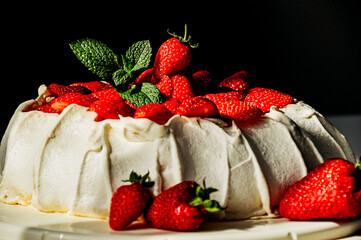 cheesecake with strawberries and mint