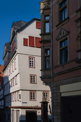 Obraz premium Unterwegs in der Oberstadt, Fachwerk und Schattenspiel