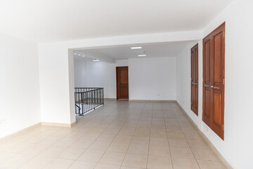 sala de departamento con acabados modernos 