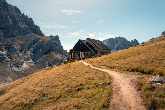 Rustic mountain refuge in Picos de Europa, Collado Jermoso