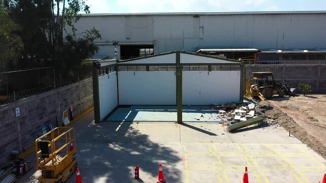Remodelaci&oacute;n industrial: derribo de infraestructura