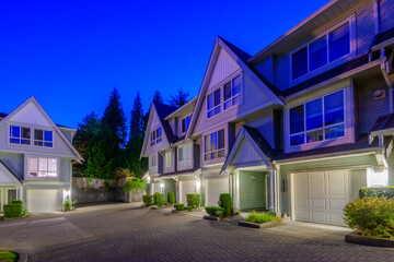 Obraz premium Luxury house at night in Vancouver, Canada.