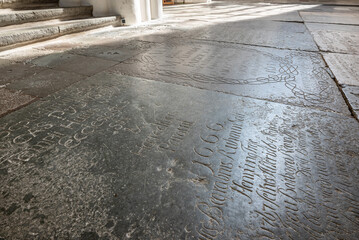 kamienna posadzka w katedrze © Rafal