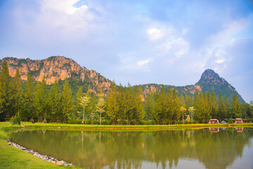 ペッチャブリーのイコー山でキャンプ　IKO Camp & Café, Phetchaburi　อีโก้ แคมป์ & คาเฟ่