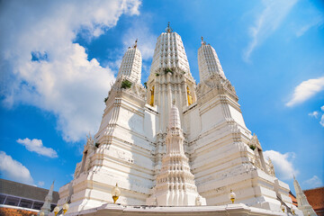 Fototapeta premium ワット マハータート ウォラウィハーン วัดมหาธาตุวรวิหาร เพชรบุรี Wat mahathat Vorlawiharn, Phetchaburi