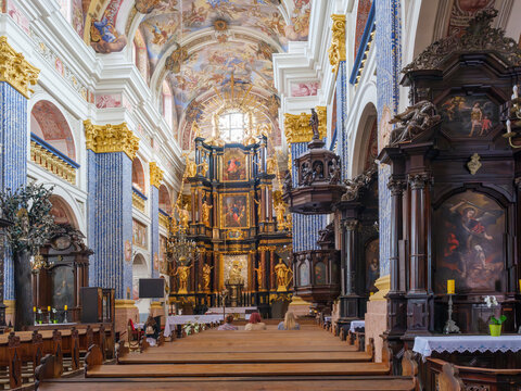  Bazylika Nawiedzenia Najświętszej Maryi Panny w Świętej Lipce.