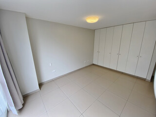 Dormitorio secundario con closet