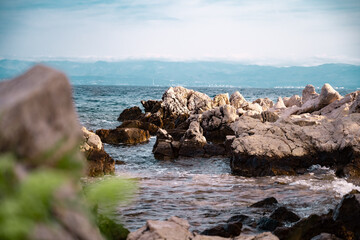 Felsenk&uuml;ste, Meer 