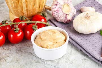 Yellow cream grill sauce for burger