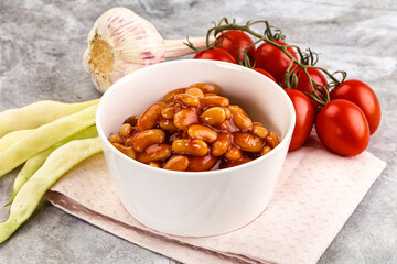 White baked bean in tomato sauce