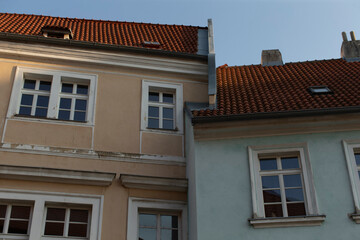 A structure that includes a roof which is equipped with a skylight feature that allows natural light to enter the space beneath it