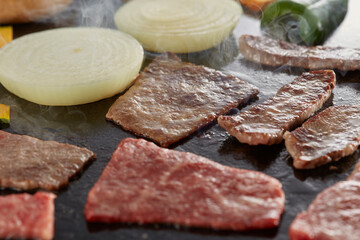 牛焼肉のイメージ_鉄板焼き